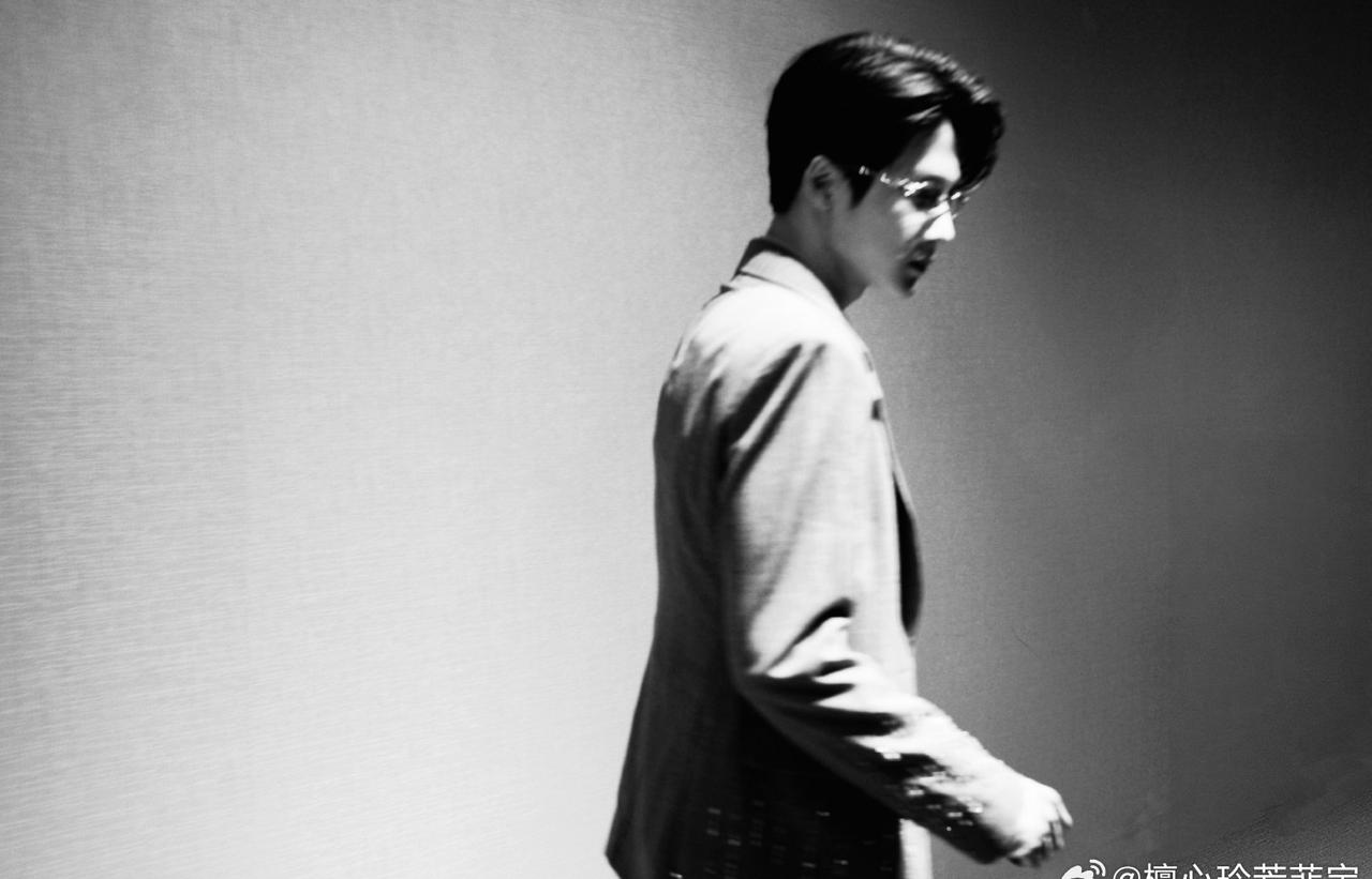 喜欢你，是我做过最温柔且坚定的事。@MIC檀健次JC-T檀健次