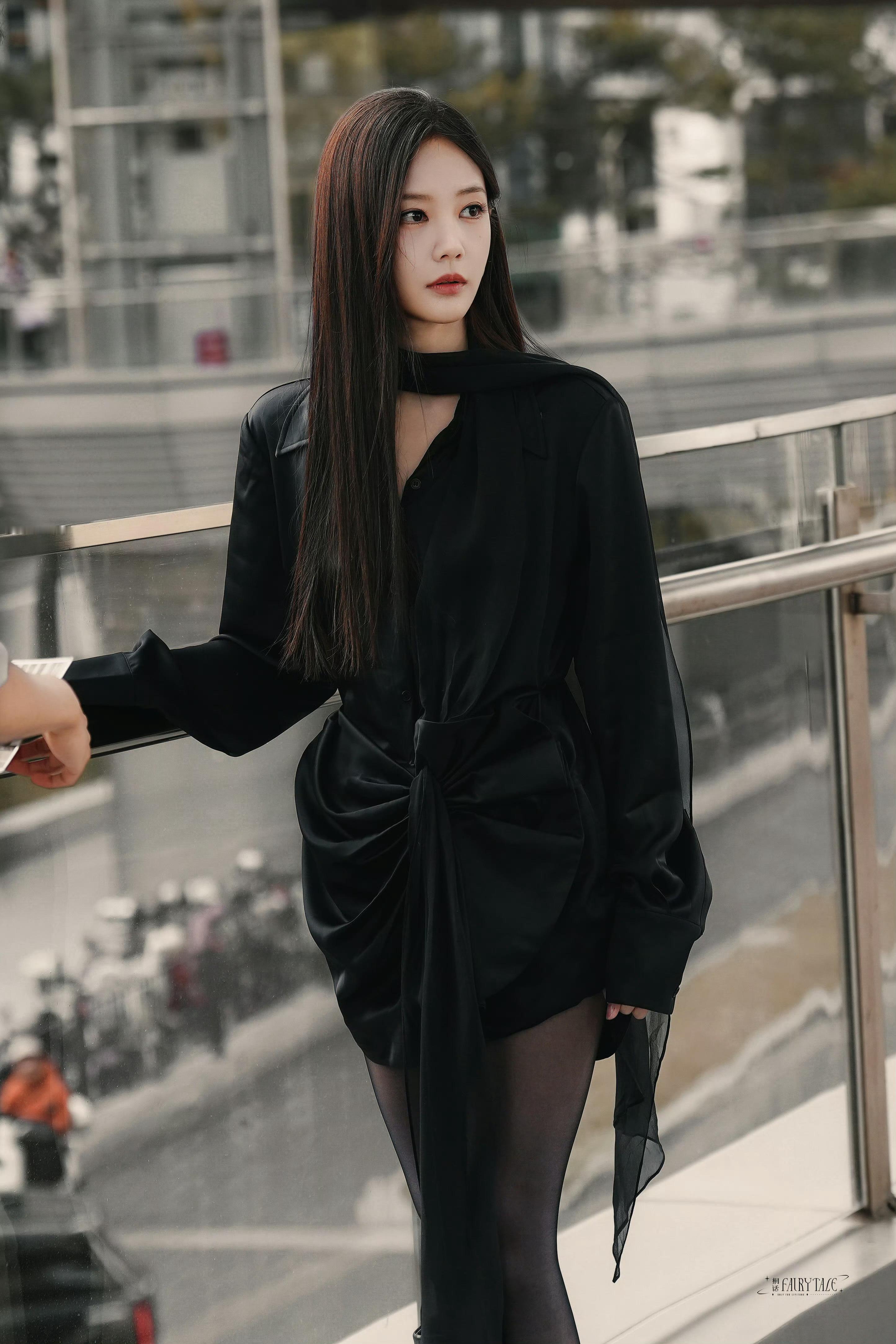 李一桐x最新《美人余》路透”黑丝