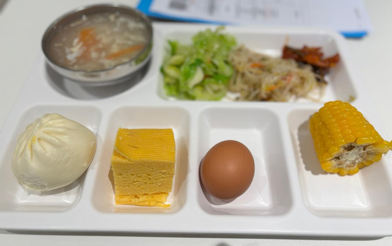 秀一下，这么多年了，这是我在体检中心吃到的最豪华的早餐。其他地方，一般是一个