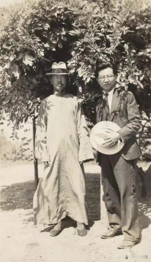 上世纪三十年代，毛主席的表兄王季范与独子王德恒的唯一合影。1942年（也有史料记