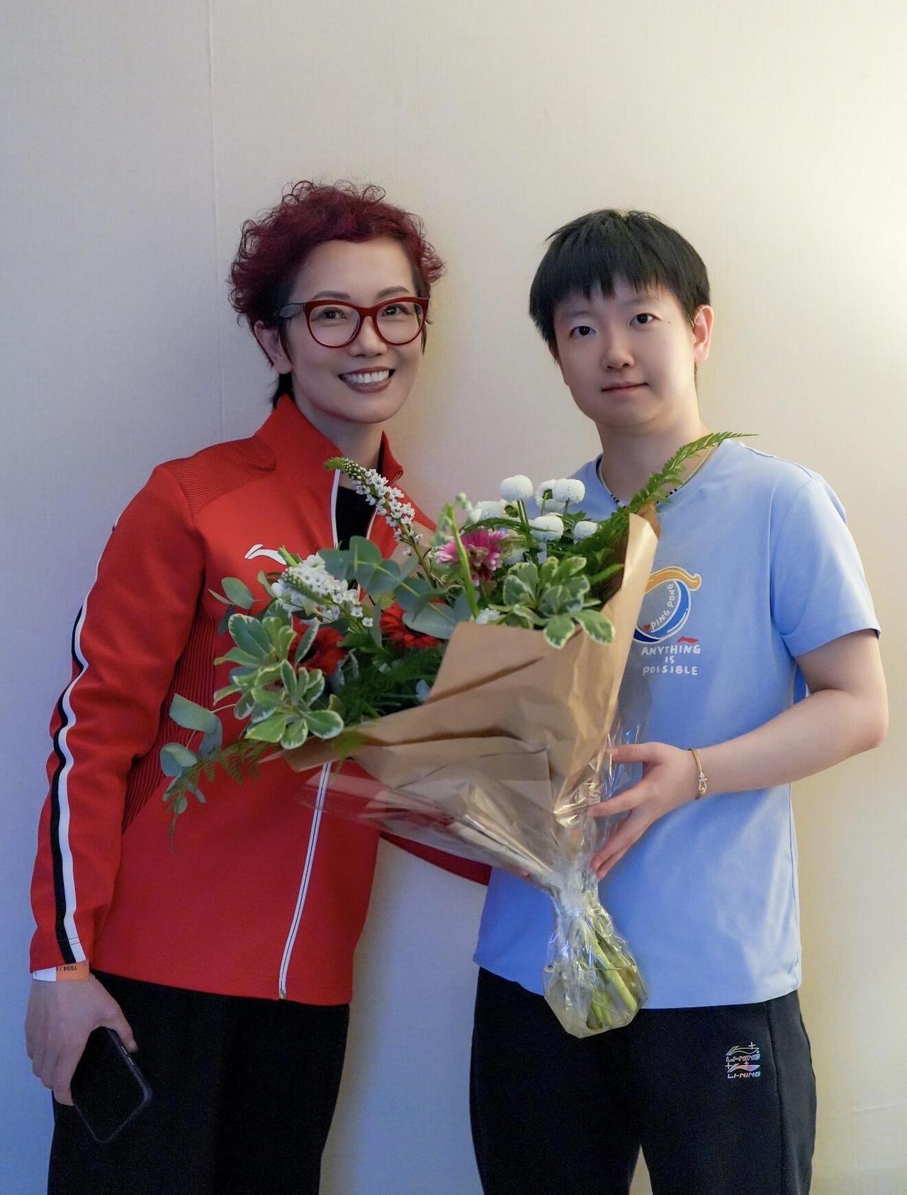 莎莎一句“哥哥”全网刷屏，这份独特魅力藏不住WTT美国大满贯混双赛后采访，