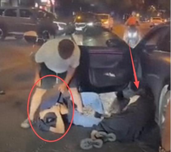 浙江男子暴打情夫后续！猛踹私密处，妻子跪地求饶，犯致命性错误 婚姻里最怕的