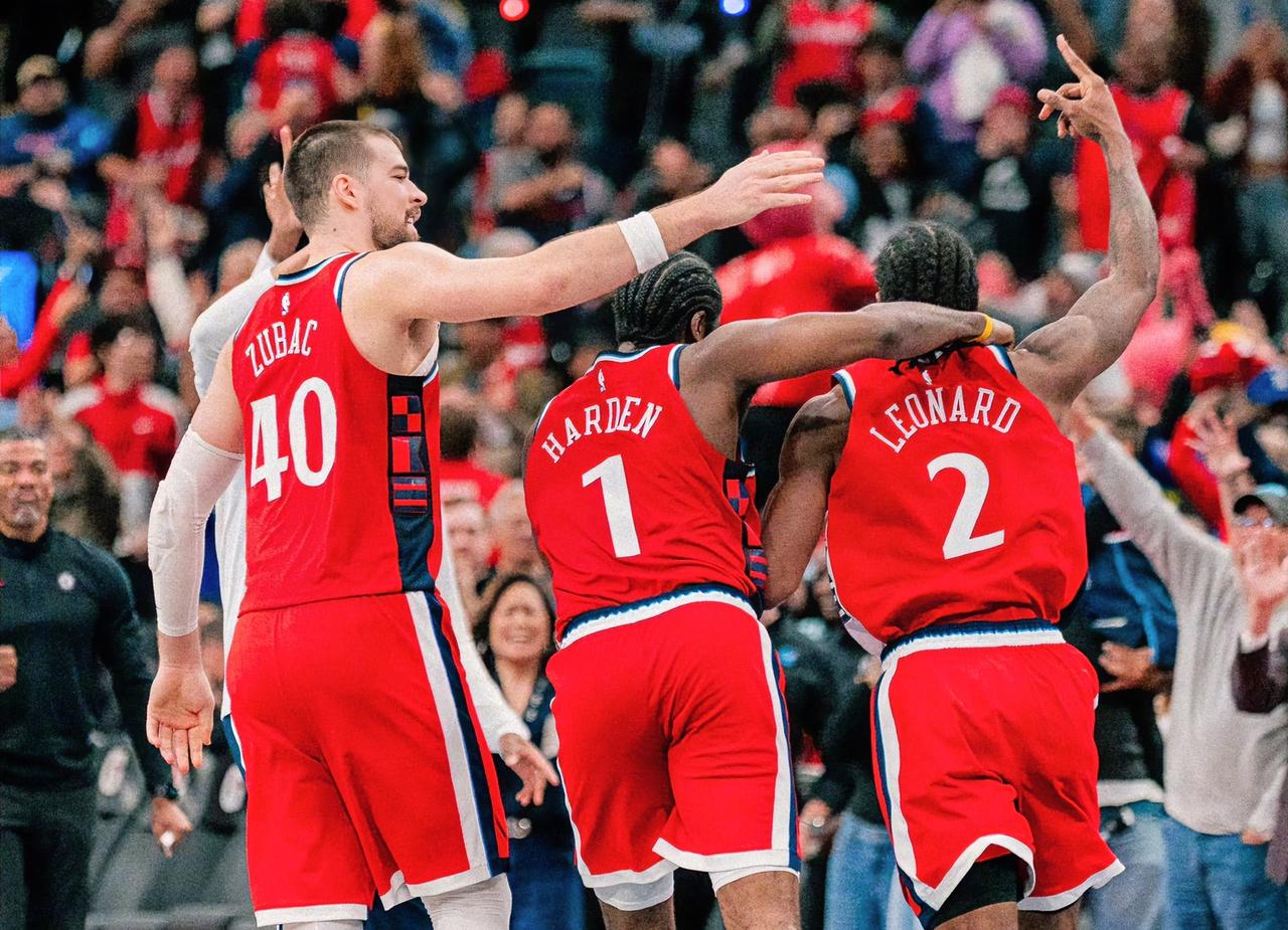 哈登：快船又行啦？卡子哥，你别看我们输了那么多场比赛，但离第八也就3.5个胜场。