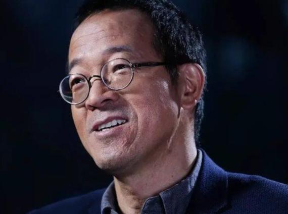 现在大家都知道俞敏洪聪明了，特别是贾国龙。俞敏洪还是了解罗永浩的，毕竟罗永浩在