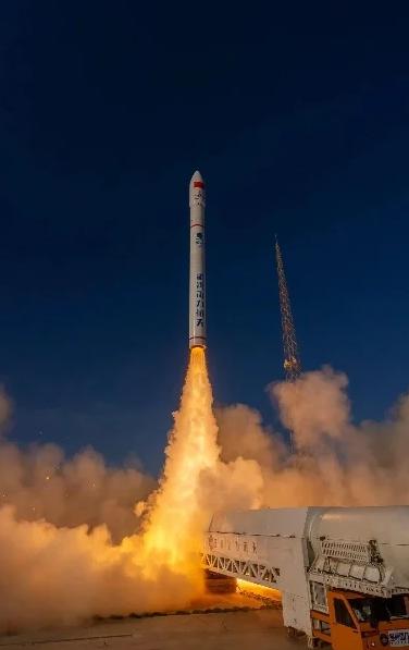 马失前蹄，我国火箭发射失败！北京时间1月17日00：55，我国在西昌卫星发射中