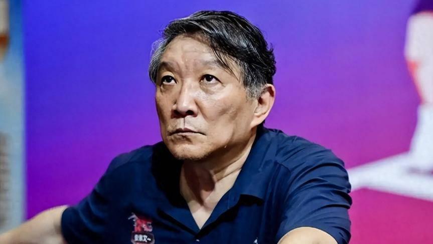 弃帅保卒？中国体坛的诡异迷局宫鲁鸣挂帅女篮，竟宁折不用李梦、王思雨这对王牌组合