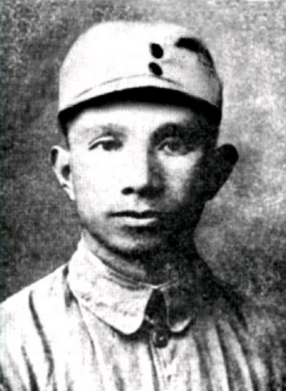 1939年皖南，32岁的粟裕第一次见到15岁扬州女兵，情书两度石沉大海，直到一场