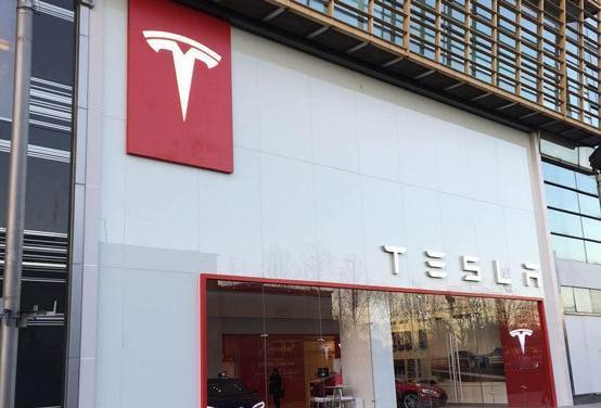 【特斯拉250亿美元押注AI与机器人】4月23日，在特斯拉第一季度财报会上，公司