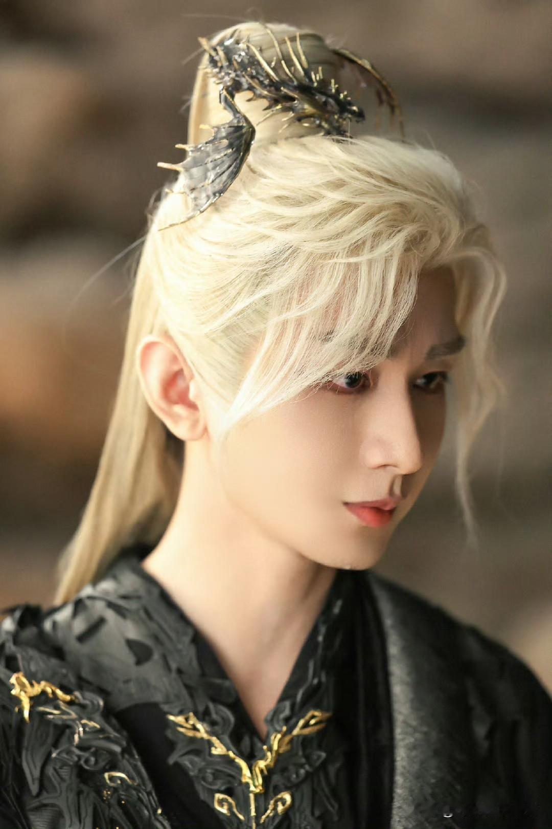 成毅的演技真的越来越成熟了，不说话都能看出来心态来。成毅《天地剑心》王权富贵真