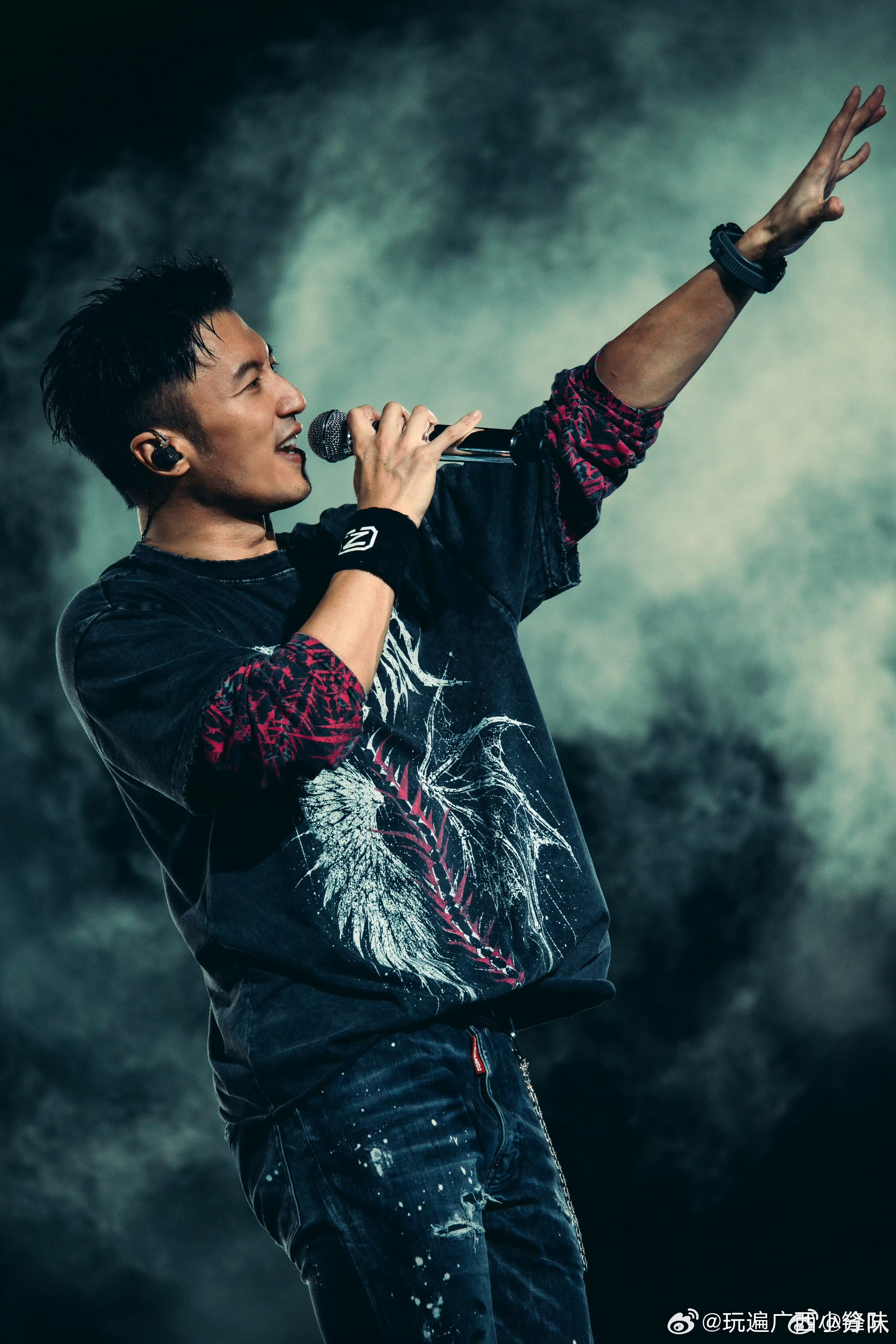 【🙌#2027年1月来广西和谢霆锋一起rock#！你准备好抢票了吗？】10月12日，据网友爆料，谢
