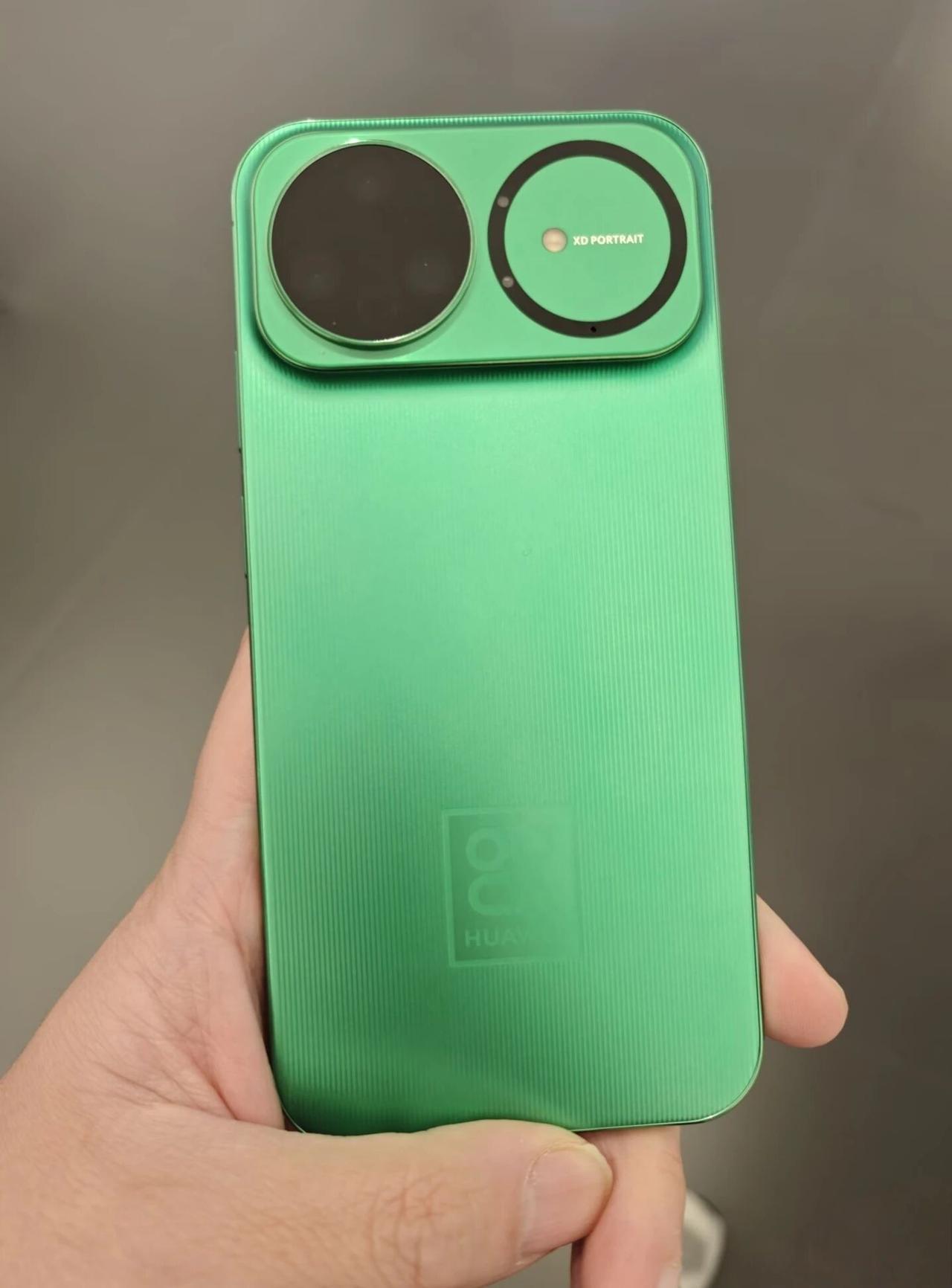 华为Nova15ultra初体验，聊聊我的真实感受6.84英寸大直屏、金属中框+