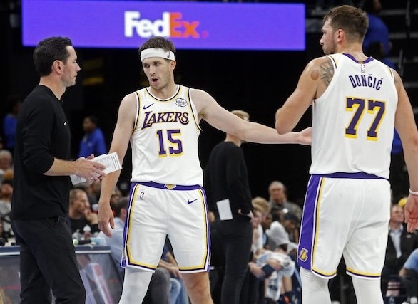 推卸责任？雷迪克回顾了周四（对阵雷霆）的惨败，并为自己在湖人落后30+分时、仍