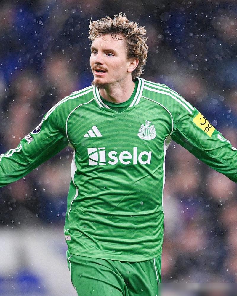 沃特玛德又进球了，纽卡买的真值，纽卡斯尔那六千九百万英镑砸下去，当时多少