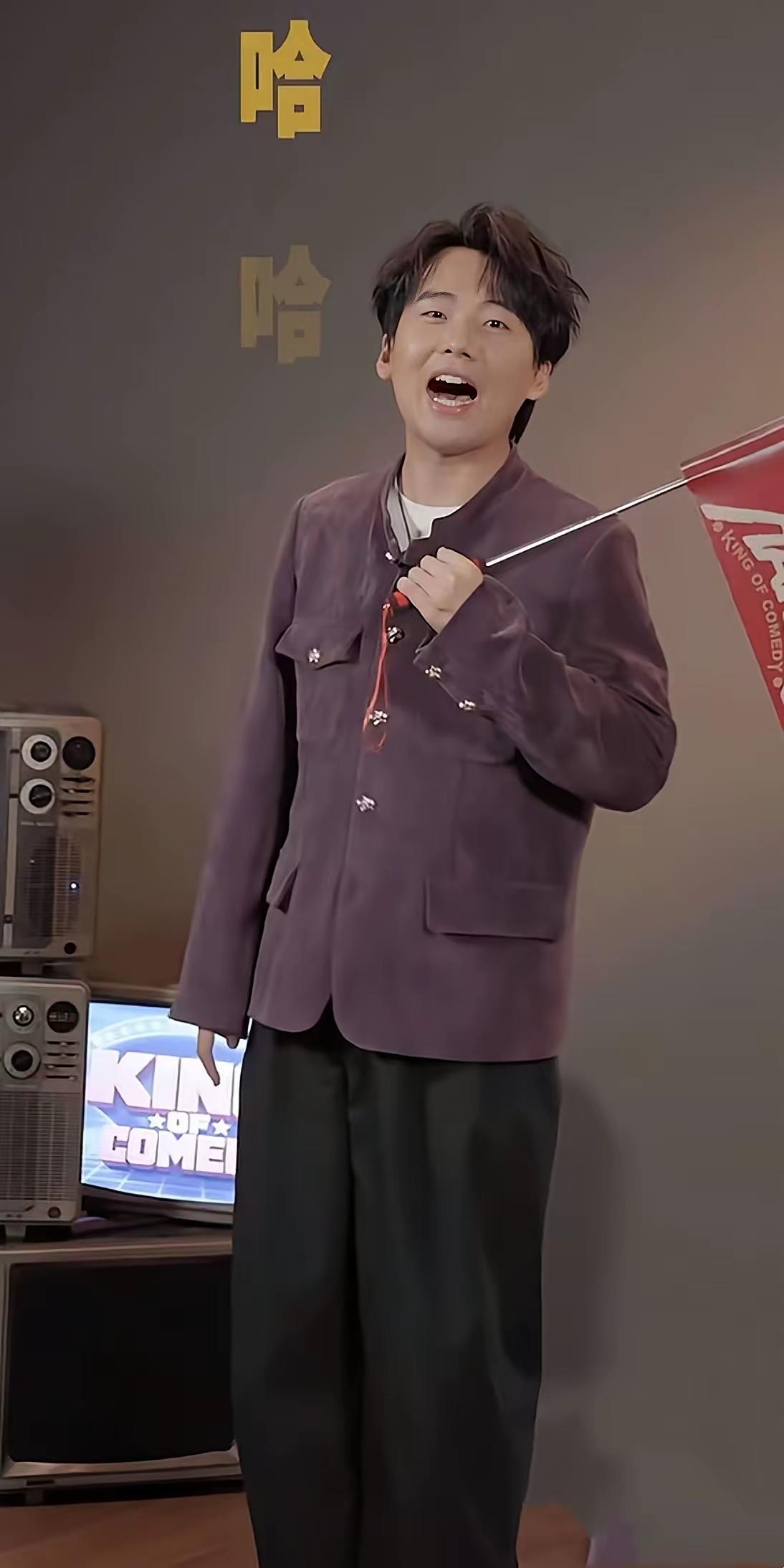 近日郭麒麟发视频宣传自己的新综艺，发现他变瘦了，也变帅了！郭麒麟说了几年相声