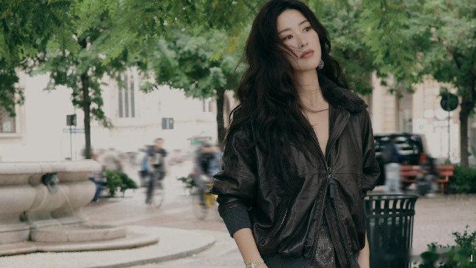 朱珠都市剧赛道的神朱珠都市剧演一部火一部都市剧能演到观众心坎里不容易，朱珠做到