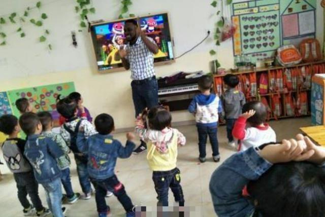 陈枫提议：我国应明确禁止外籍人员在我国中小学及幼儿园阶段担任教职，你支持吗？