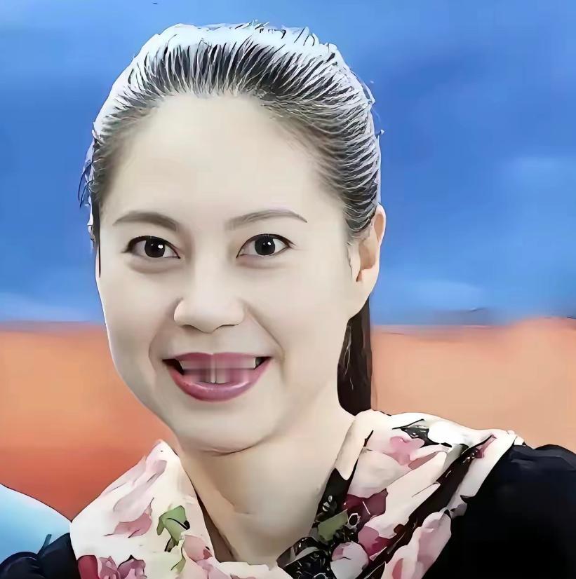 她在比赛期间中途突然叛逃美国，断送全队前程令中国队遭受重创，32年后回国，目的不