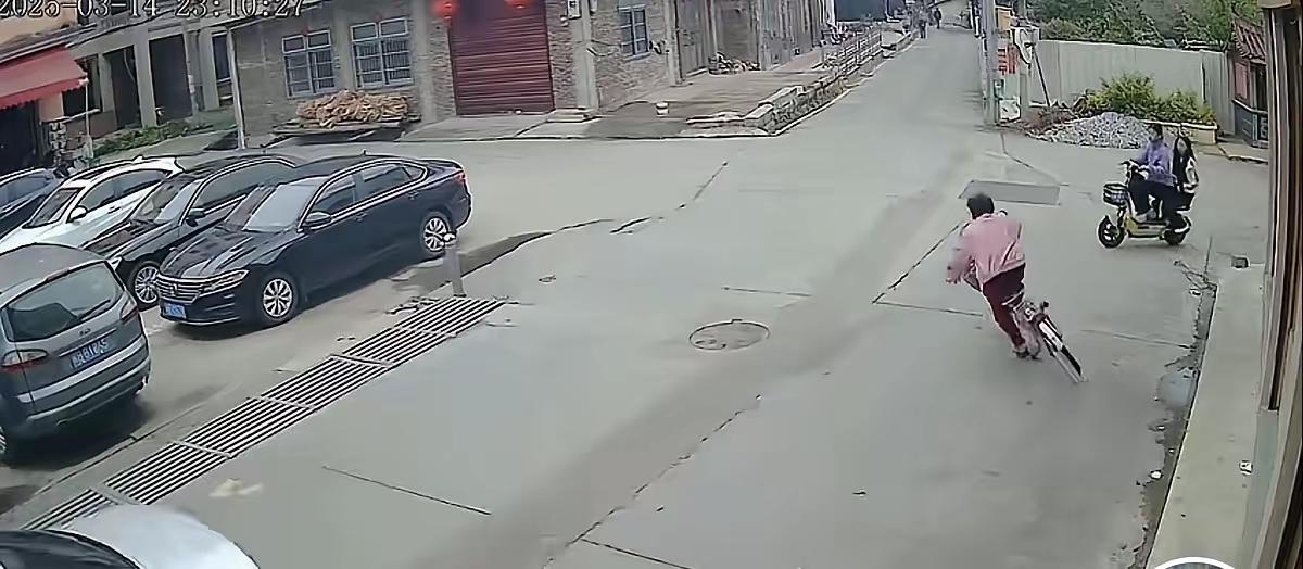 福建福田无接触交通事故，让人们感到心惊肉跳。福建福田的无接触交