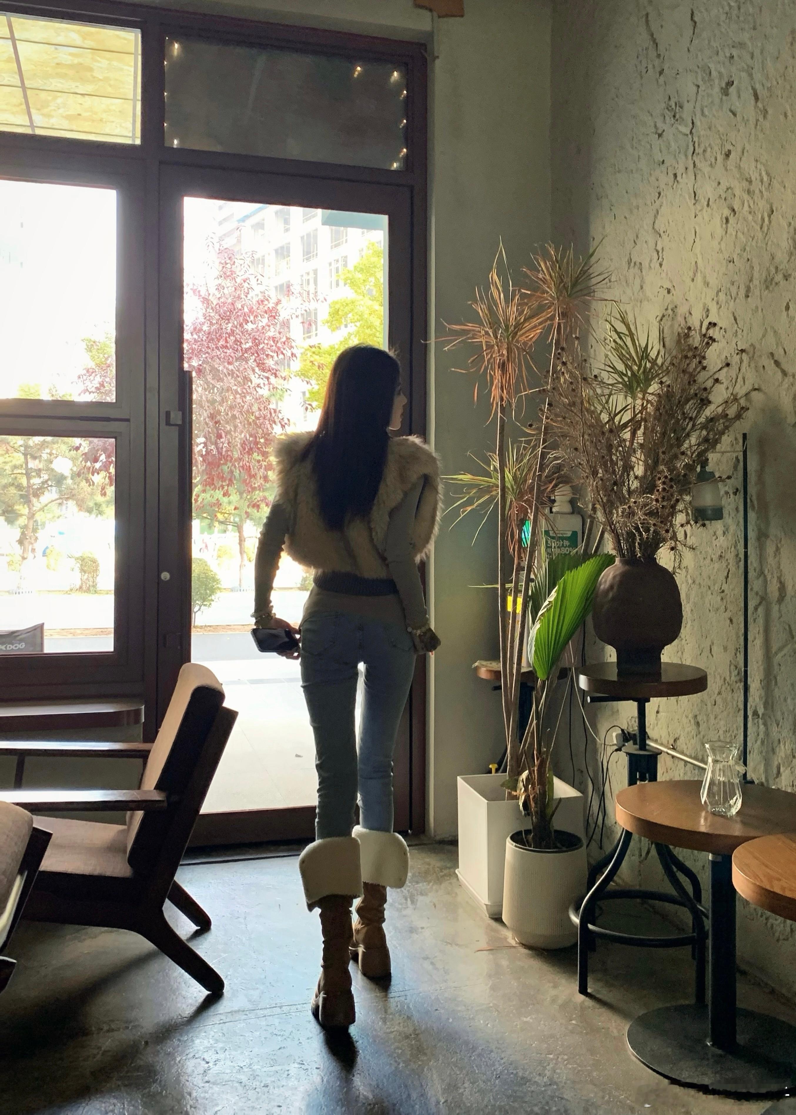 浅蓝色感觉比深色还显瘦​​​