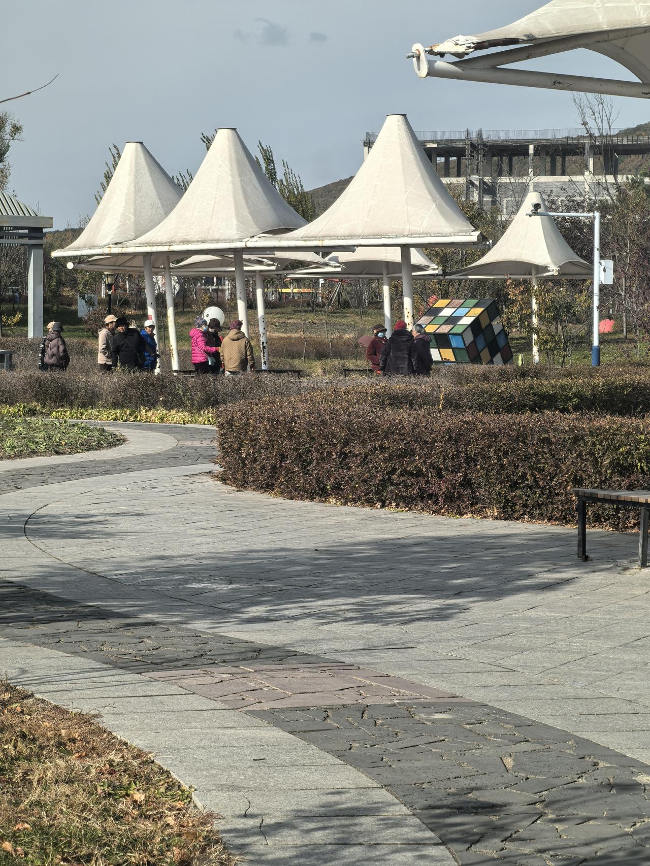 双胞胎外甥，今年9月上了大学。大宝考上了哈师范。二宝上了农大。大宝找了兼职