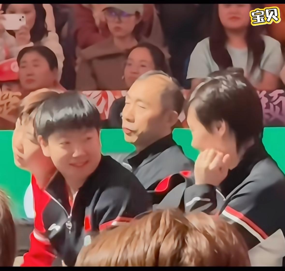 成都混团世界杯—孙颖莎和王曼昱的笑容最治愈海产姐妹原本就是这样的，场上对手，