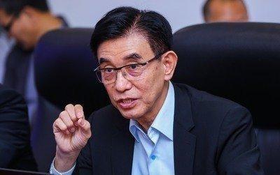 比芯片断供更可怕的事情出现了！中国物理博士尹志尧一语道破：美国的芯片专家中，有很