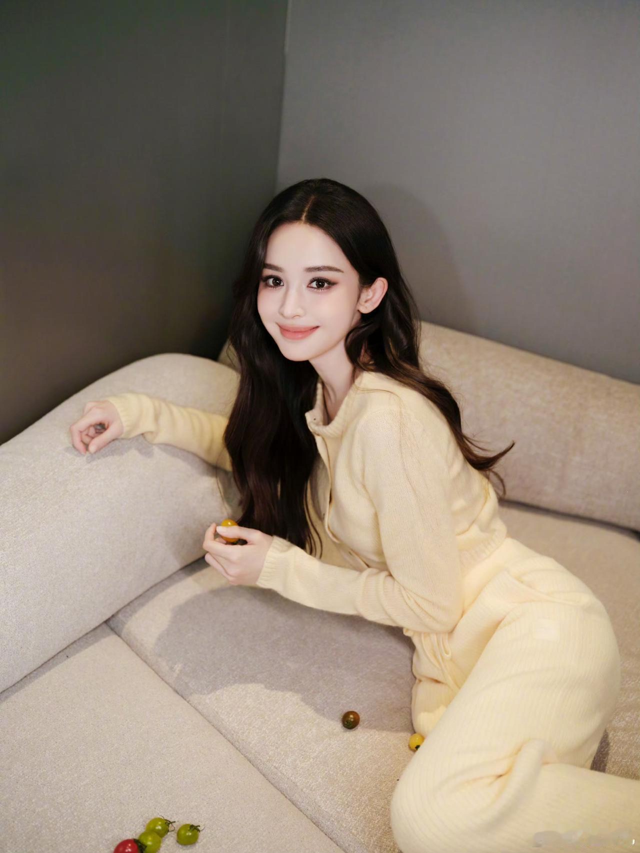 哇～我们美丽的迎春花嘛[爱心]古力娜扎