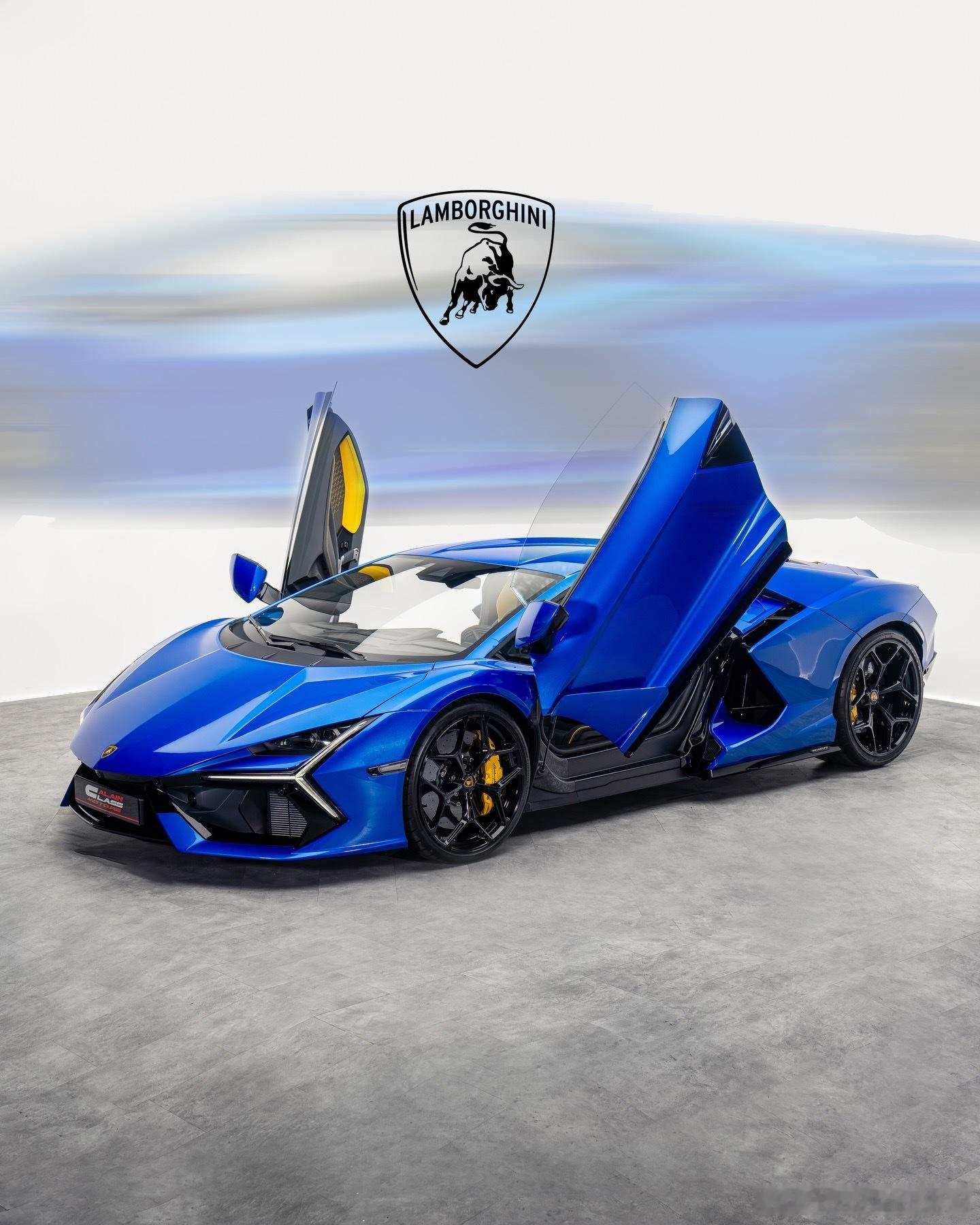 2025年兰博基尼Revuelto蓝衣天使超越V12混动杰作。1011马力，闪电