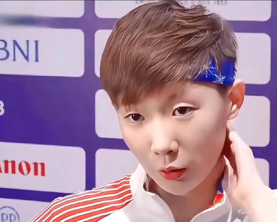 谁能拒绝2018年的王曼昱啊！拽萌拽萌的太可爱了翻到2018年的王曼昱，真