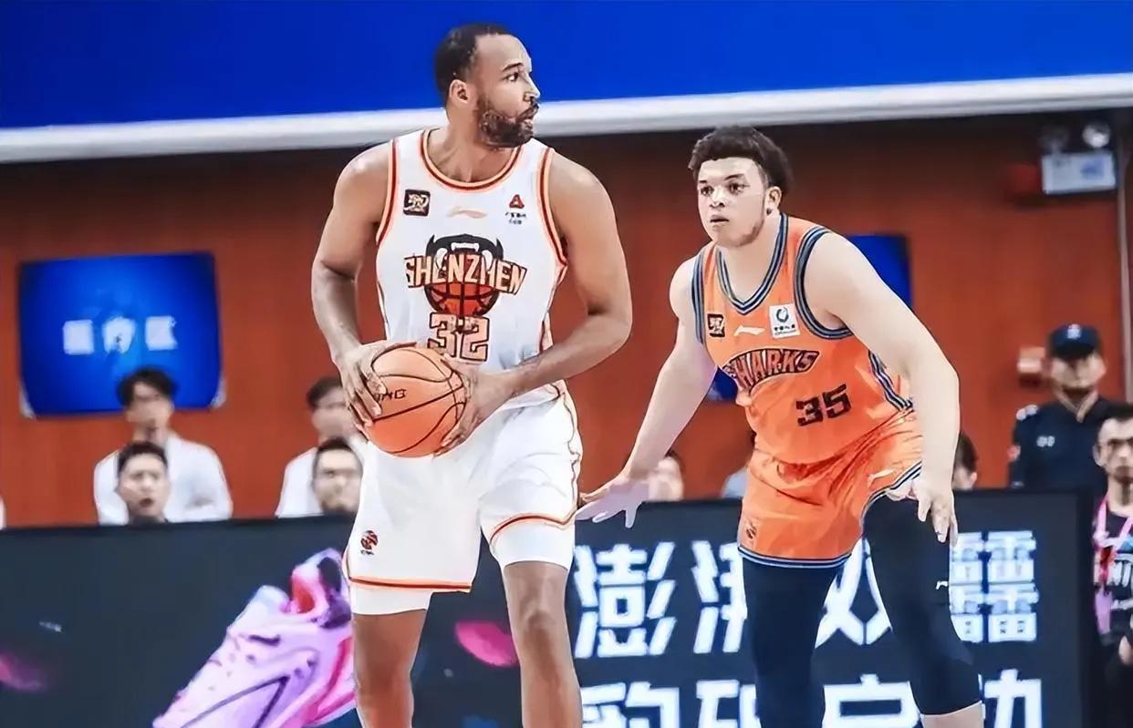 据悉，广东男篮对前深圳男篮中锋特雷沃·汤普森产生了浓厚兴趣，31岁的汤普森身高2