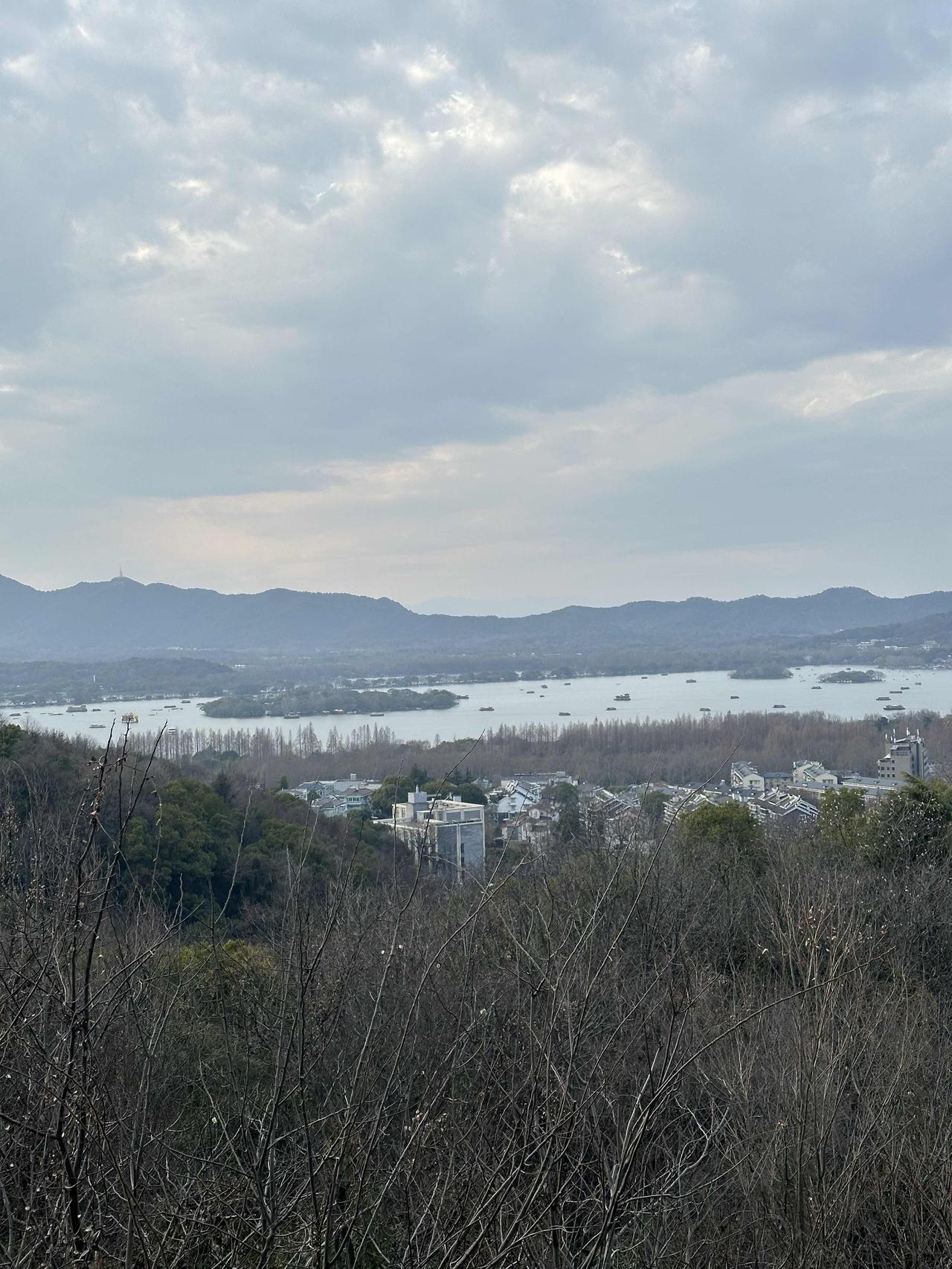 活到中老年才发现养生就是舍得放下，懂得失去你身体是个记账本，专记情绪的账。