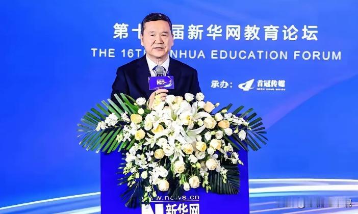 中央最近亮剑了，十五五规划直接把“遮羞布”扯了下来。5000万大学生，满大街的本