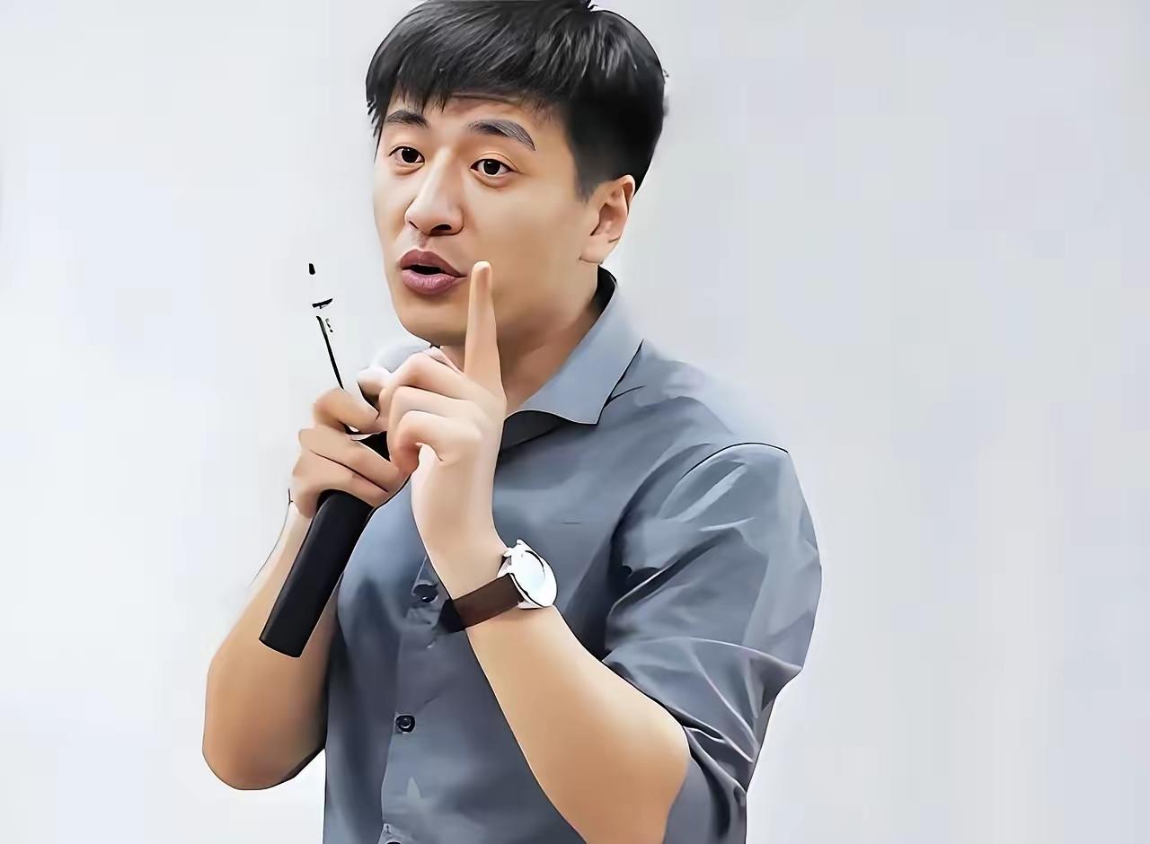 张雪峰的3大特长：1、口才一流。看过他直播的人应该都知道，他的口才特别好