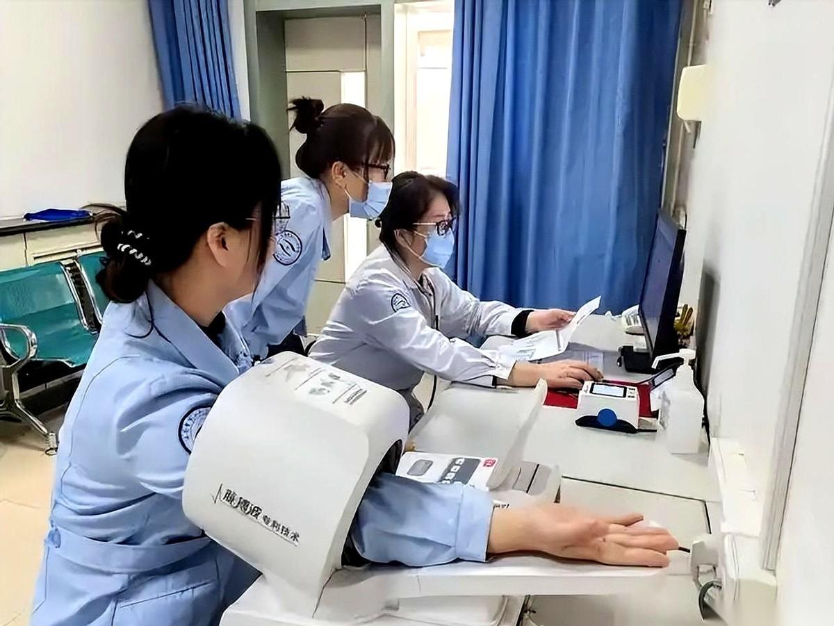 李兰娟院士有句话，直接把很多花大价钱给父母买的“豪华体检套餐”，打回了原形。她