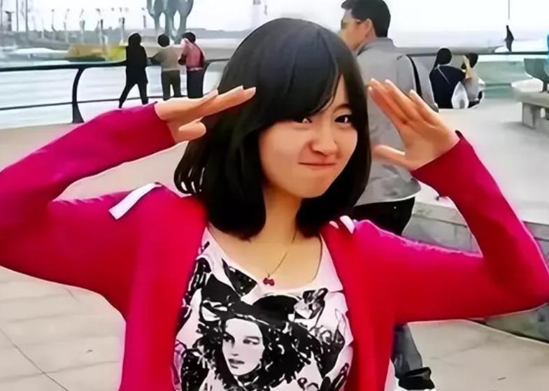 2008年，山东大学的一个女生反复做同一个梦，梦中她成了佛祖身边的童子。