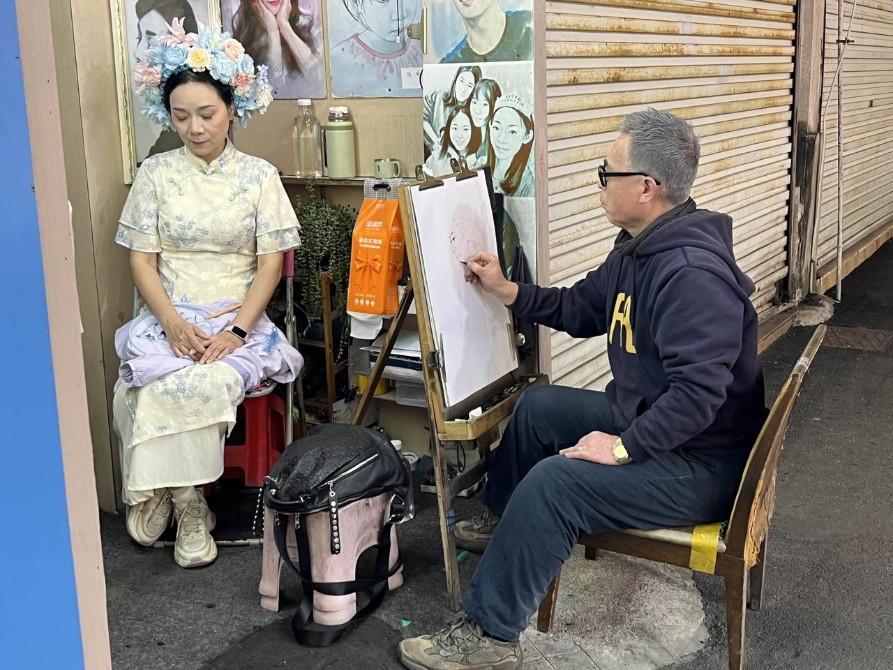 艺术与生存并存——鼓浪屿上的画家2025年12月，我用手机摄影的照片。