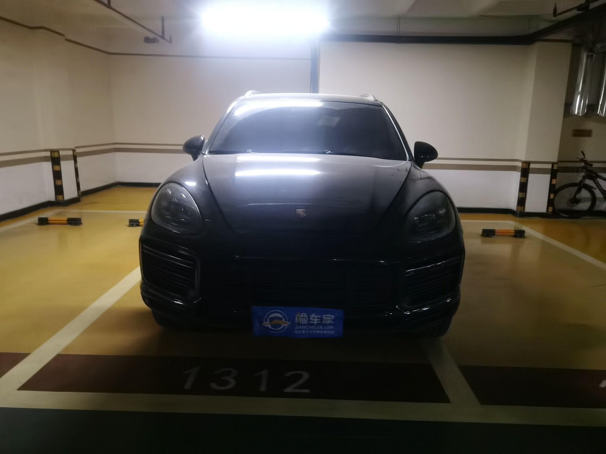 2013年底的保时捷卡宴，车主想卖12万，车贩子：最多值5万！