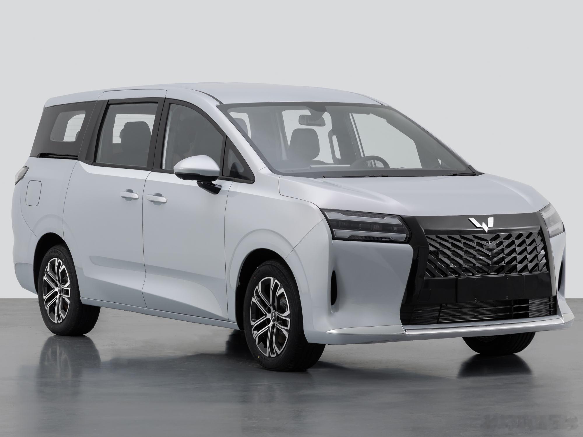 五菱的全新侧滑门MPV，命名为星光730。这个名字想起当年的宝骏730。这