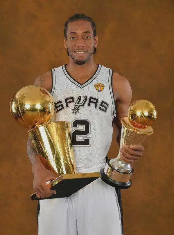 伦纳德拿下2014年fmvp，实至名归吗？第一场，邓肯10中9，砍21+10+