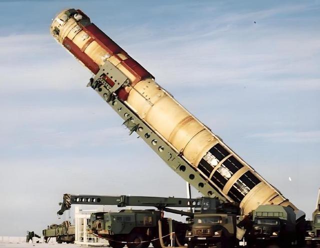 为什么俄罗斯很难被打败？说白了，不是因为俄罗斯武力有所强，而是他手里握着一个或许