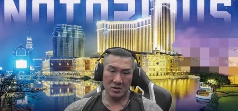 “馆长”昨天在直播中向邱毅和王炳忠道歉了，之前他确实骂过他们，以前是他的无知，现