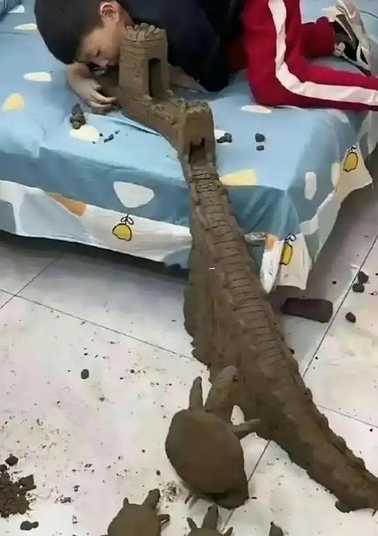 假如是你的孩子，打还是继续让他造