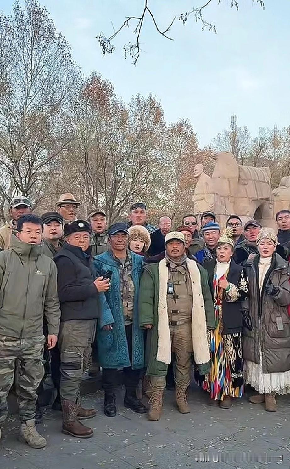 东天山驼队再次重返西安，既24号，驼队全体成员，从潼关重返西安，在西安丝绸