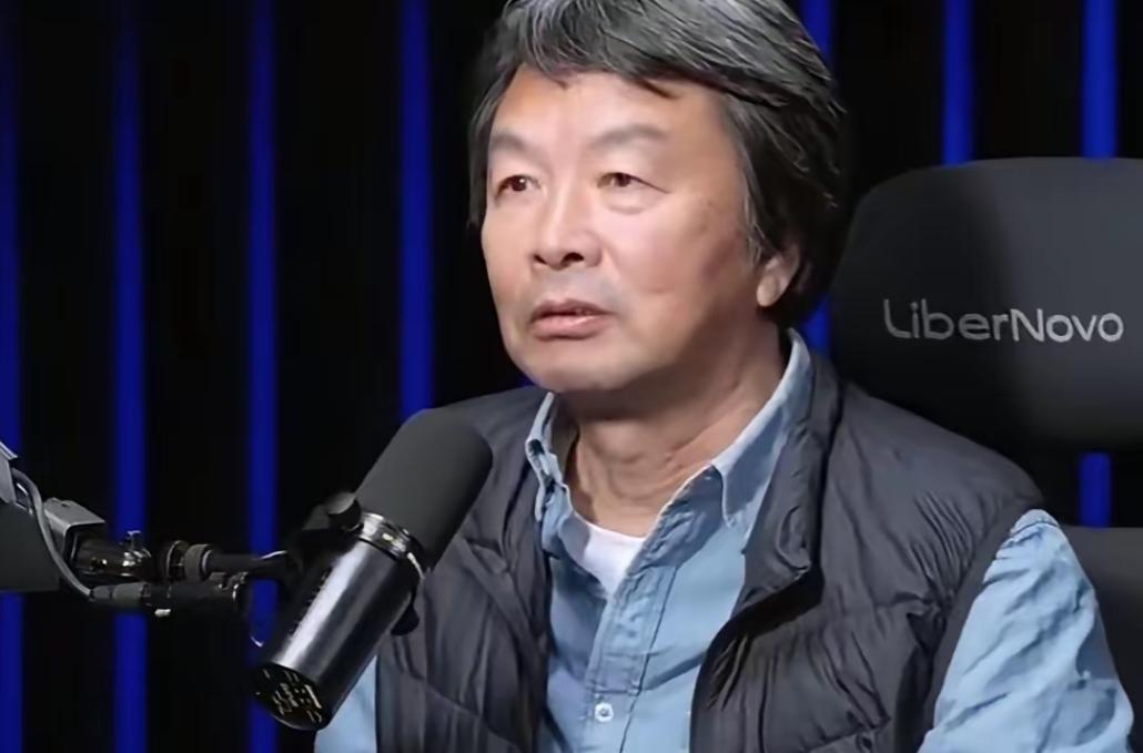 大作家刘震云说：有一次我跟王朔约饭局，王朔说怎么没叫梁左啊？王朔拿起手机，就给梁
