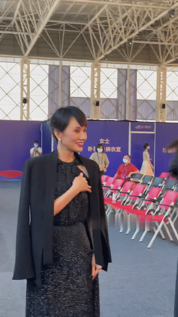 怎么感觉袁泉是会喜欢朱亚文这种类型的？不太对，袁泉在朱亚文跟前有点娇羞嘛，很少见