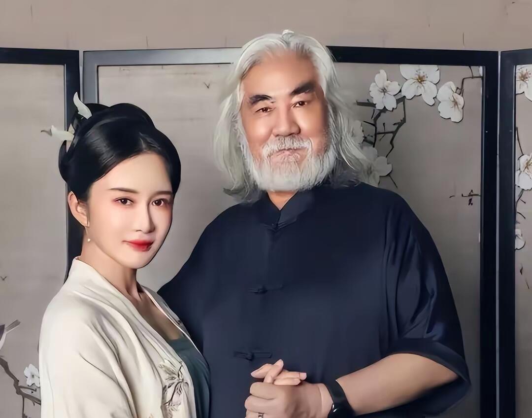 杜星霖可以把心放肚子里了，她老公张纪中活到100岁估计没啥问题，先不说他74