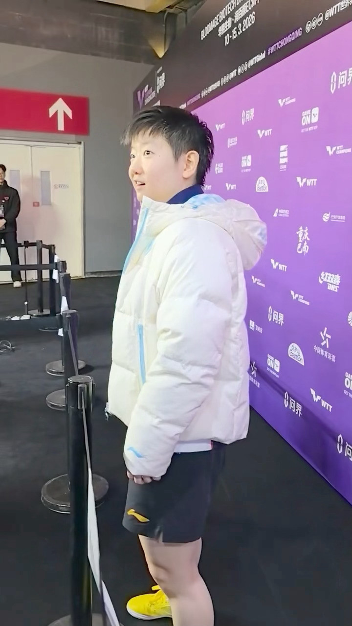 “怎么不是小周哥了”