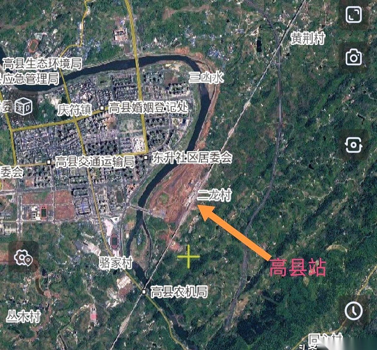 每次路过南广河，都忍不住往对岸瞅两眼。那个我们盼了好几年的铁疙瘩，那个叫“高县