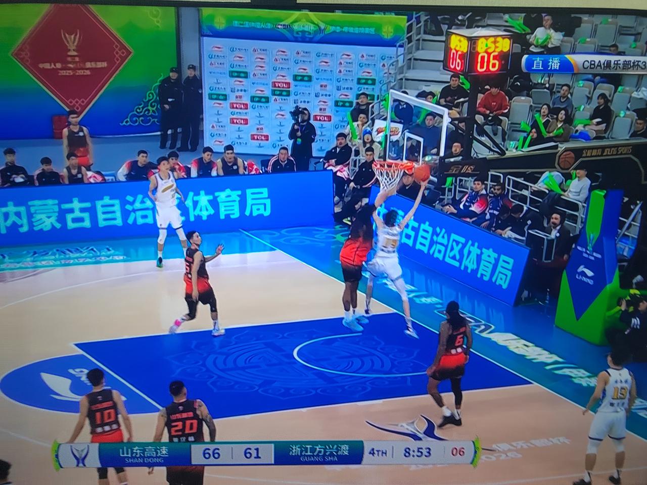 不怕得罪克里斯，从这场高速对广厦来看，山东高速的新外援琼斯比克里斯强多了！首先