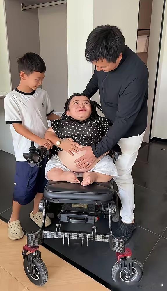 不得不说李喜梅真勇敢，冒着风险只为给大双生个孩子，真不容易👍